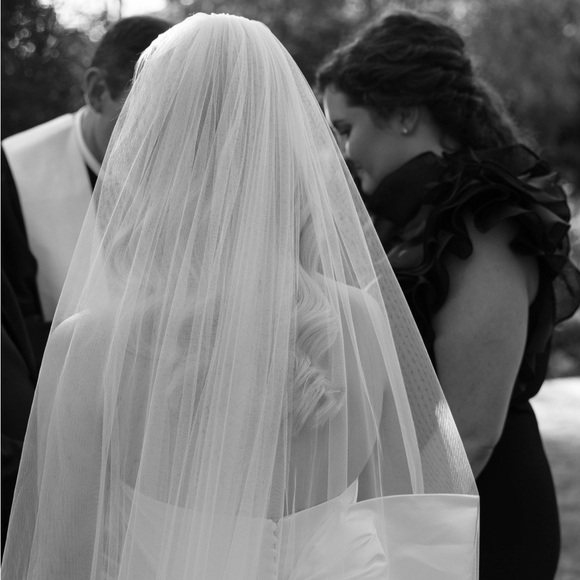 COPY - Vow’d Luxe Tulle Cathedral length Veil - Picture 5 of 5